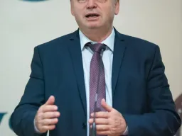 Magyar Tudom&aacute;nyok &Uuml;nnepe 2017 - &bdquo;A VERSENYK&Eacute;PESS&Eacute;G &Eacute;S A HUM&Aacute;N TŐKE&rdquo;